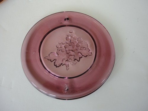 2 Vtg 5 1/2" Round Glass Suncatcher Orange Impressed Rose Purple Grapes Leaves - Picture 7 of 8