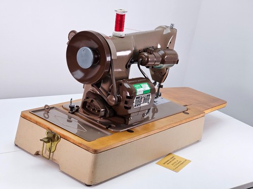Pristine 1962 Singer 185K Sewing Machine, Serviced,for Leather, Fabric, Canvas - Picture 11 of 24