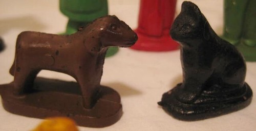 Old 18 Pc Hard Rubber Animals & Farmers - 1940s Auburn Farm Set for Village - Picture 6 of 8