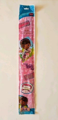 Disney Doc McStuffins Kite Ages 8+ Grip Handle Line Included 22.5 x 21.5 New - Bild 1 von 11
