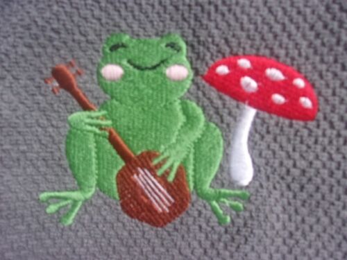 FROG WITH TOADSTOOL PLAYING BANJO HANDMADE EMBROIDERY HAND TOWEL SET OF 2 - Picture 5 of 5
