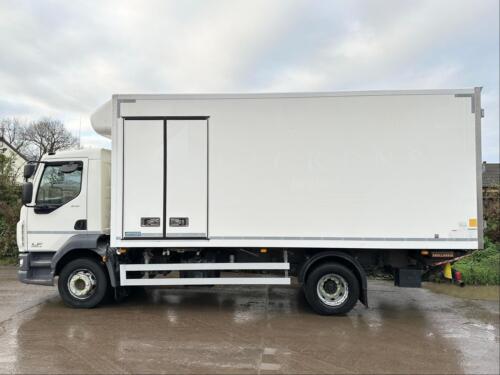 2017 DAF LF55,210 FRIDGE FREEZER 16 TON TUCKAWAY TAIL-LIFT EURO-6 U-LEZ SCAFFOLD - Picture 3 of 12