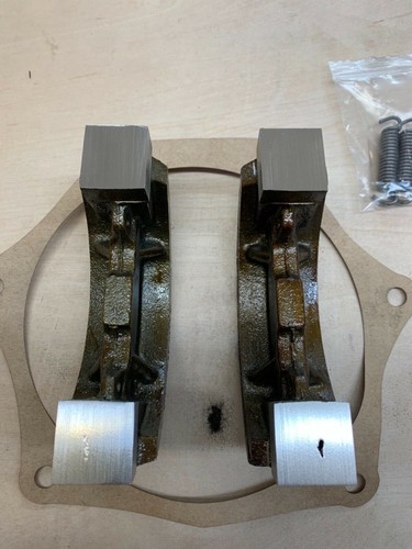 John Deere 850 Traktor Bremsbackensatz mit Federn & Dichtung NEU - Bild 1 von 3