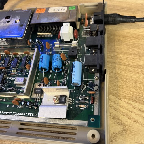 Carte mère Commodore 64 fonctionnelle avec côté d'origine - Photo 6/15