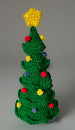 "Árbol de Navidad de ganchillo con (16) bastones de caramelo rojos y blancos 13"" X 6"" vintage" - Imagen 5 de 16