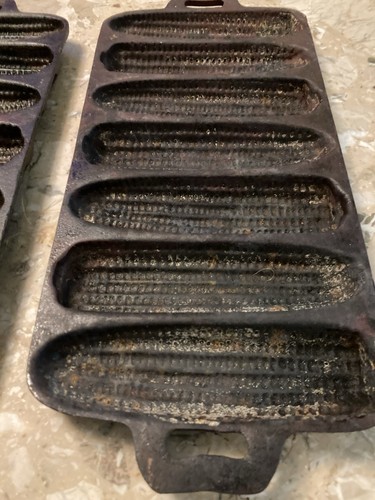 Vintage Seasoned Cast Iron 7 Ear Corn Cob Cornbread Pan Muffin Mold Lot Of 2 - Picture 5 of 9
