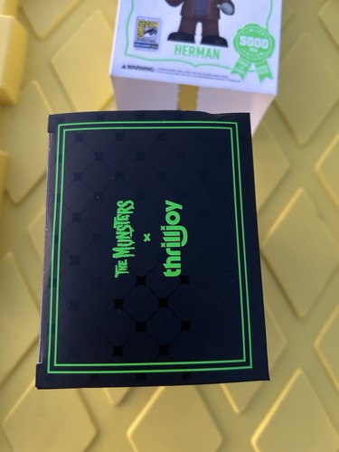 Thrilljoy PIX!-The Munsters-Herman Sdcc 2025 Sticker Damaged - Picture 3 of 10