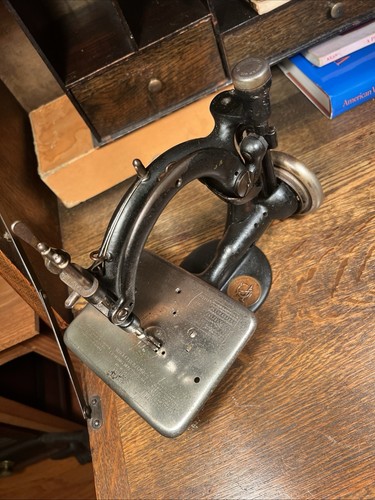 Lite Industrial Willcox And Gibbs Sewing Machine