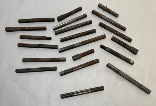 Lot of 20 Assorted Vintage Door Knob Spindles - Picture 1 of 7