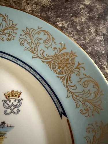 AYNSLEY 25th Wedding Anniversary Queen Elizabeth II Prince Philip 10 3/8" Plate - Picture 10 of 16