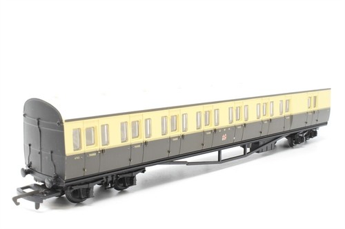 Hornby R4030C GWR Choc/Cream Suburban B Coach No.6762 VGC OO Model Rail