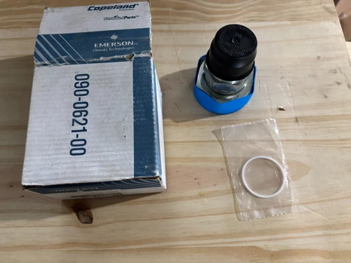 NEW EMERSON 998-0034-10 1 3/4" 12 THD Rotalock Adapter & seal kit R 034-0025-05