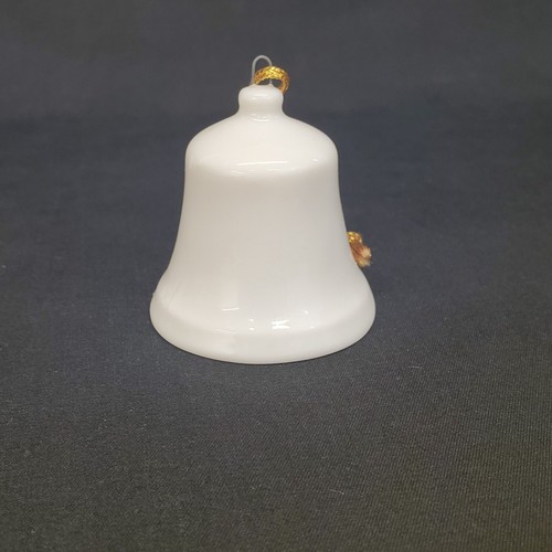 Juego De Colección De 4 Adornos De Navidad De Porcelana Blanca Japón 2" Campana Coro Papá Noel Ratón - Imagen 3 de 12