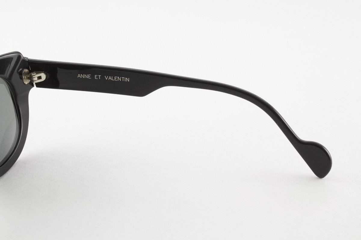 Anne & Valentin Stylish Black Sunglasses for Women The Story of Anne et Valentin | Visionist main image 3