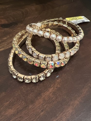 INKL. MULTI ARMBAND SET AUS VIER KRISTALL UND PERLE GOLDFARBEN DEHNBAREN ARMBÄNDERN  - Bild 2 von 5