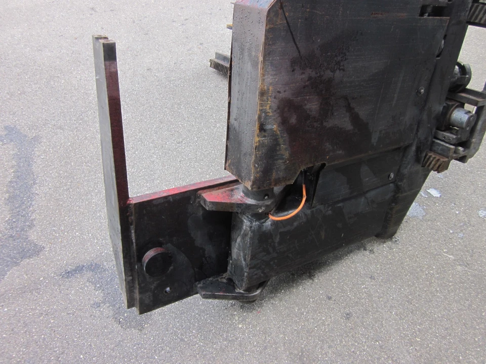 Gabelstapler Anbaugerät Aufnahme seitlich verschiebbar und 180° drehbar. - Bild 3 von 4