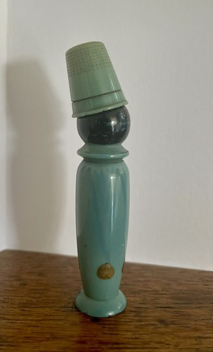 Bakelite Antique Thimble Lady Sewing Caddy. Collectable Piece In Lovely Conditio - Picture 3 of 4