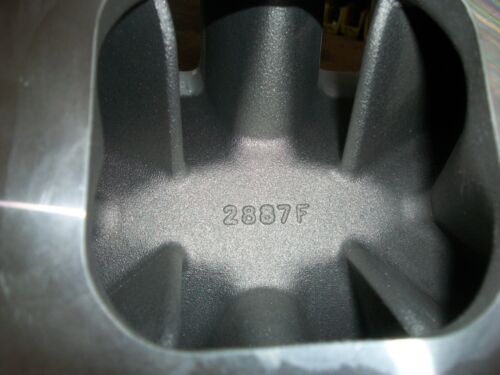 EDELBROCK ALUMINUM INTAKE MANIFOLD 2887 LS7 HOLLEY 7.0L 427 RACING 4150 CHEVY LS - Foto 3 di 7