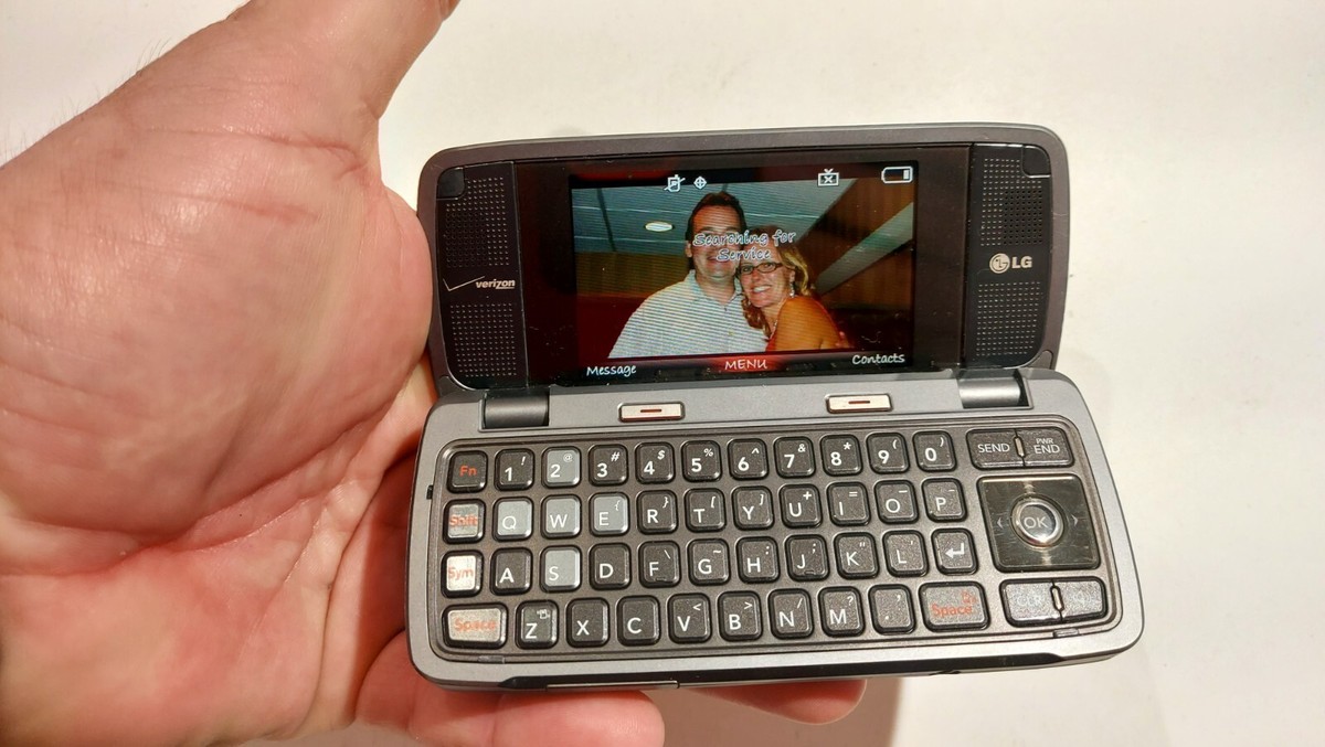 LG VX10000S 737 2.5 in Android Phone | 512 MB | 2.0 MP Camera