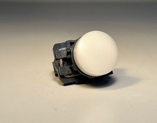 ONE (1) SCHNEIDER ELECTRIC White Pilot Light XB5AV64 22MM Flat (USED)