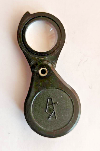 Folding pocket magnifying glass 7x plastic glass (USSR) - Picture 3 of 8