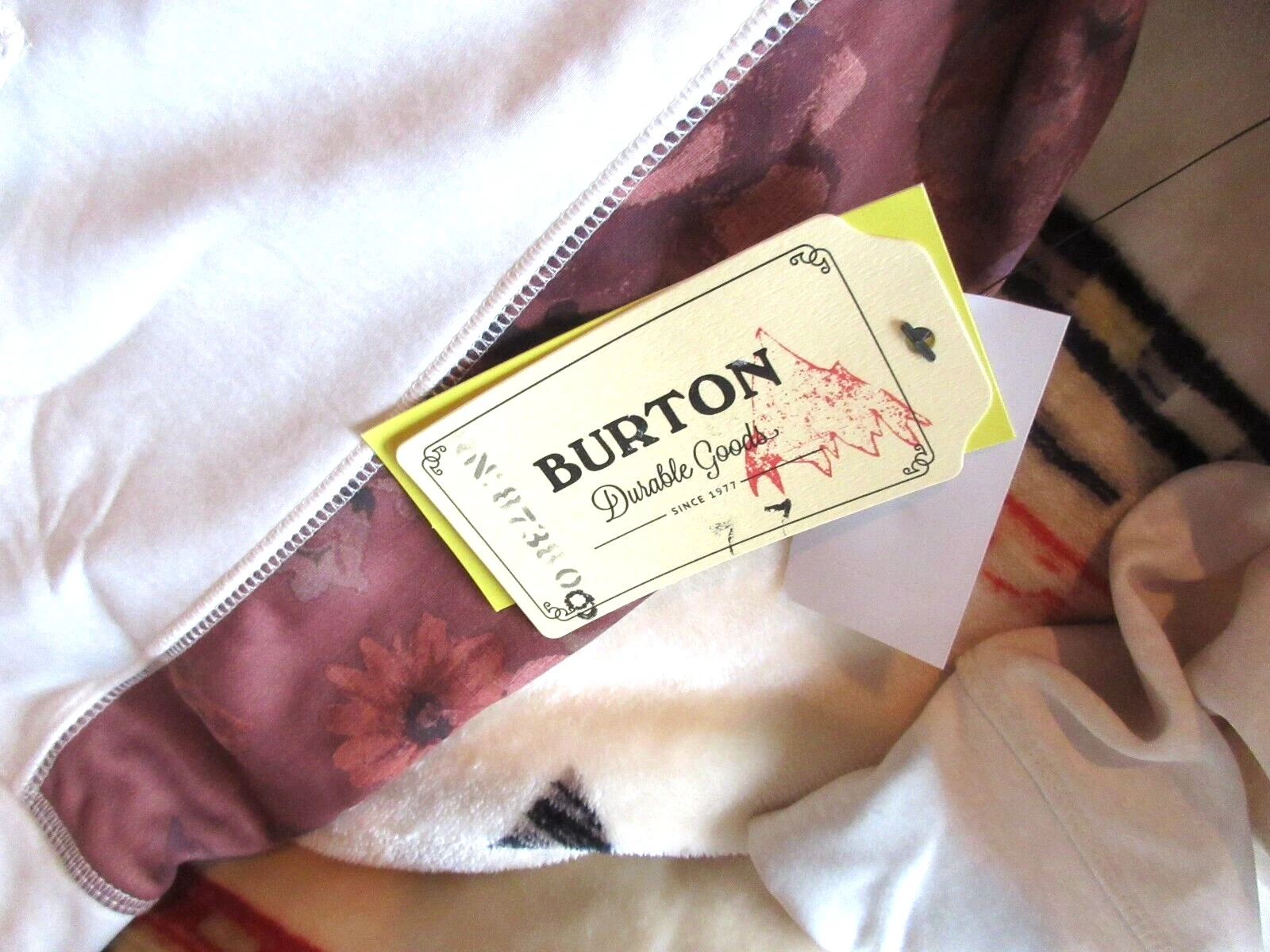 OFF WHITE FELPA CON CAPPUCCIO BURTON DURABLE GOODS NUOVA CON ETICHETTE DRY RIDE MIST DEFY TAGLIA M CREMA CON ACCENTI FLOREALI