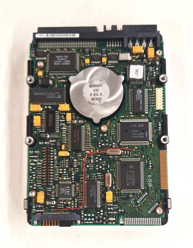 Seagate ST32155W 2.1GB 5400 RPM 68 Pin SCSI 3.5" Hard Drive - Picture 2 of 3