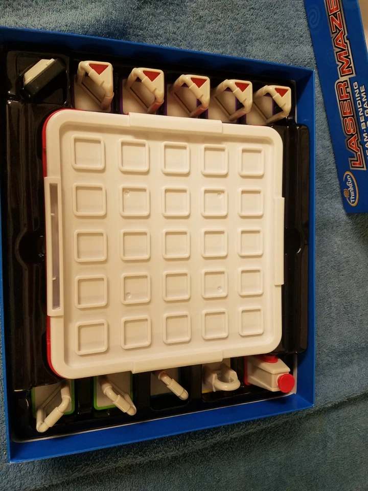 Laser Maze Beam Bending Logic Game 60. Beginner to Expert Challenges. - Image 2 of 4