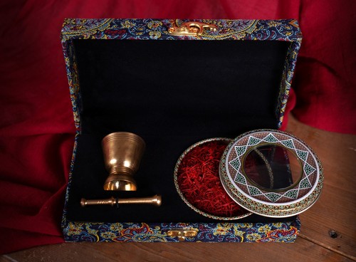 Avicenna Saffron Holiday Packages, Saffron Gift Package with Saffron Mortar - Picture 4 of 4