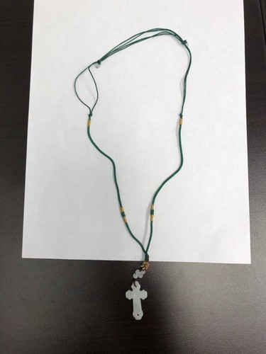 Colgante Jade Natural Doble Lado Tallado a Mano Cruz Bendito Verde Claro + Regalo - Imagen 2 de 12