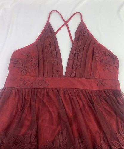 Formal Tulle XL Dress Burgundy Low V Neck Crisscross Back Floral DEFECT - Picture 2 of 14