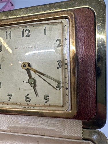 Solo 4 piezas - Reloj despertador de viaje Phinney Walker vintage con estuche de cuero y latón - Imagen 12 de 16