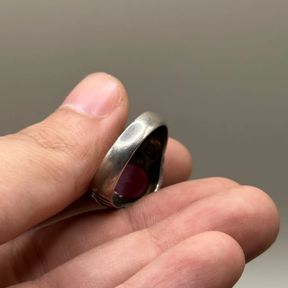 BAGUE ANCIENNE EN ARGENT D'INSPIRATION ROMAINE AVEC PIERRE - Photo 4/4