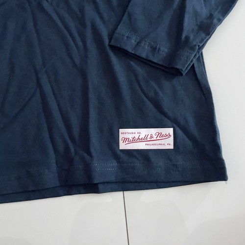 Mitchell & Ness Mens Washington Capitals NHL Distressed Basic Logo Long Sleeve - Picture 4 of 7