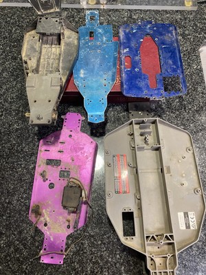 (5) Lot Rc Chassis Lot , Evader , Slash , Rustler , Shockwave , T Maxx Parts