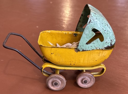 30er Jahre Wyandotte Pressstahl Kinderwagen mit Puppenbaby