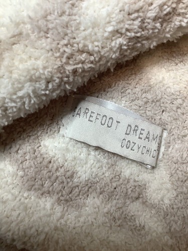 BAREFOOT DREAMS ‘In The Wild’ Throw Blanket, Stone/Cream, 54" X 72" NWT - Picture 5 of 6