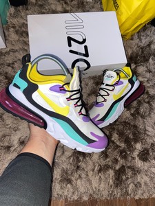 Dettagli su Nike AIR MAX 270 reagire UK 9 Dettagli su Nike AIR MAX 270 reagire UK 9