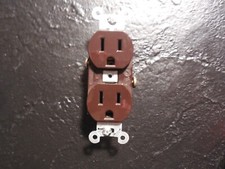 10 Pc Hubbell CR15 Brown Duplex Receptacle 2 POLE 15A 125V NEMA 5-15R