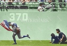 DB719 Rick Monday Saves the USA Flag Dodgers 8x10 11x14 16x20 Photo