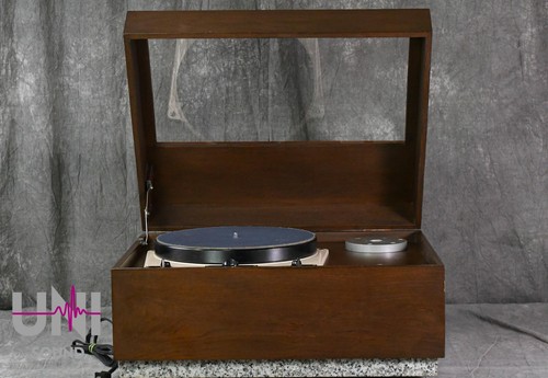 GARRARD MODEL 301 Turntable in Very Good condition.