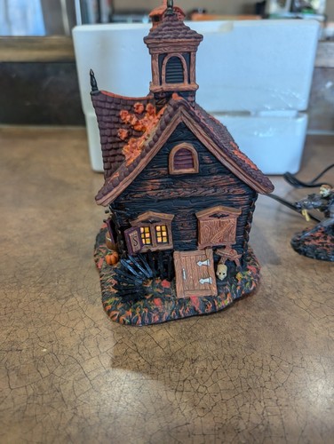 Department 56 Legends of Sleepy Hallow-een - SLEEPY HOLLOW SCHOOL Rare!! - Picture 8 of 11
