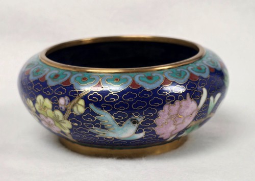 Ciotola in ottone floreale smaltato cloisonné asiatico blu floreale con uccellino - Foto 2 di 5