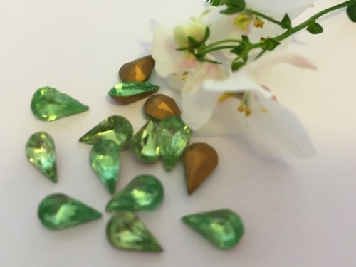 15 Vintage Czech Pear shape Colour Option Foiled rhinestone 8x4.8mm CRAFT REPAIR - Picture 13 of 16