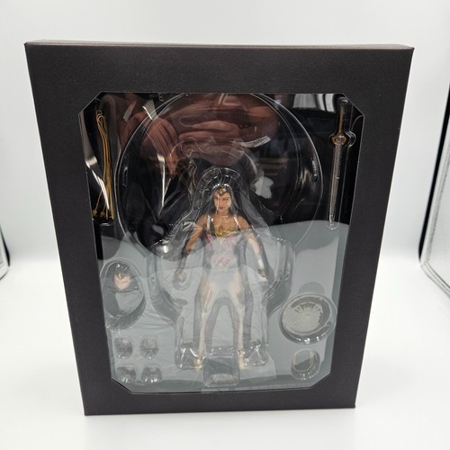 WONDER WOMAN GAL GADOT 6" Action Figure (Mezco One:12 Collective) DC Comics - Foto 8 di 12