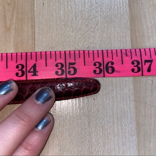 Vtg red women's genuine snakeskin skinny thin belt gold buckle in size large - Picture 6 of 12
