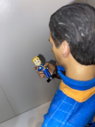 Fallout Sole Survivor Male 1/6 Figur  - Bild 3 von 9