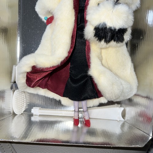 Exclusivo Parque Temático Disney -Villanos Disney - Muñeca Cruella De Vil *Nueva Rara con Caja - Imagen 11 de 12