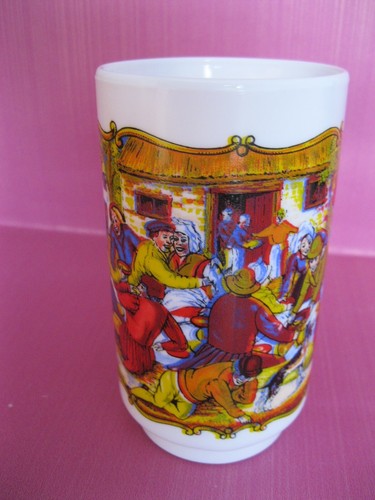 Arcopal Milk Glass Mug Brueghel France Renaissance Village Dancing Scene Vtg - Foto 2 di 5