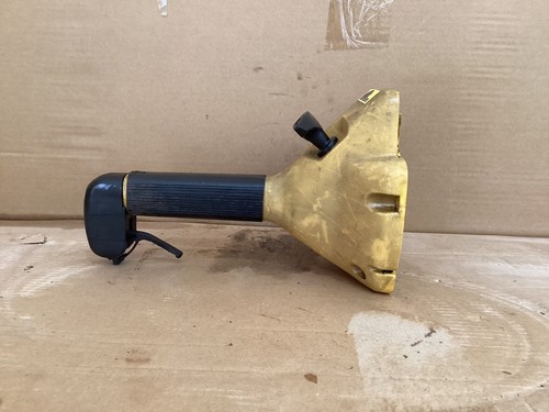 McCulloch Eager Beaver Model 282 Brush Cutter Starter Housing Assembly - Picture 3 of 4